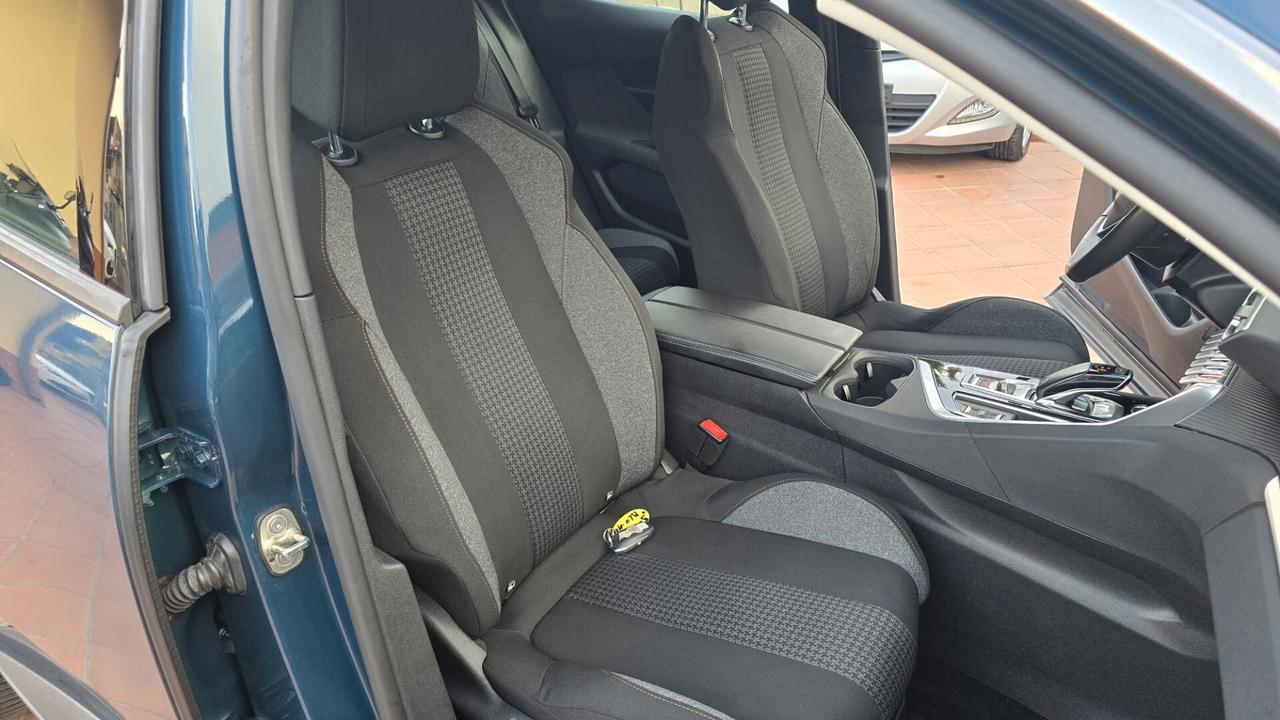 Peugeot 3008 BlueHDi 130 S&S EAT8 Active Pack