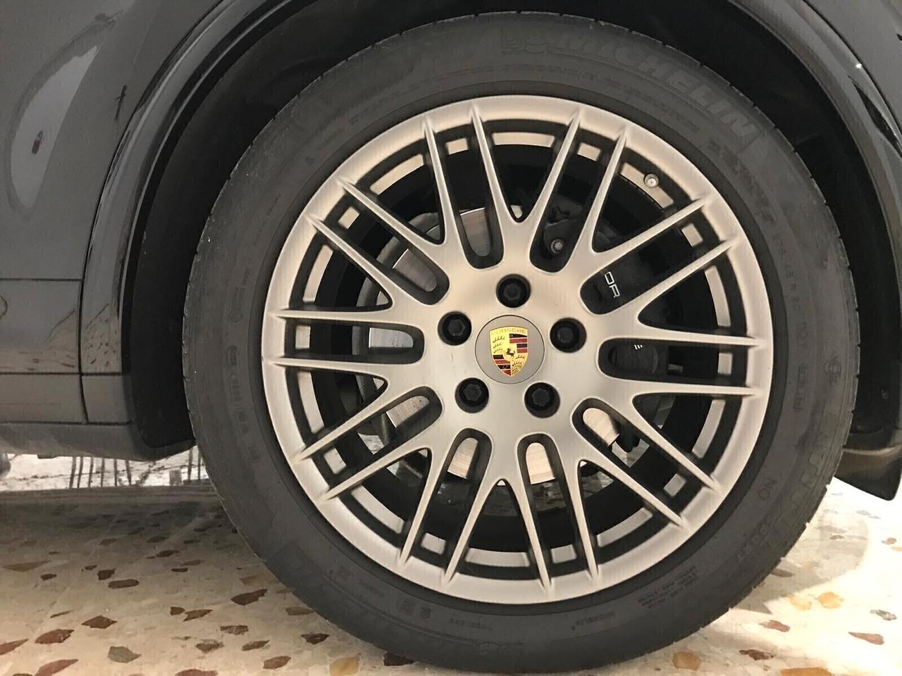 PORSCHE CAYENNE PLATINUM diesel 11/2018 km 90000