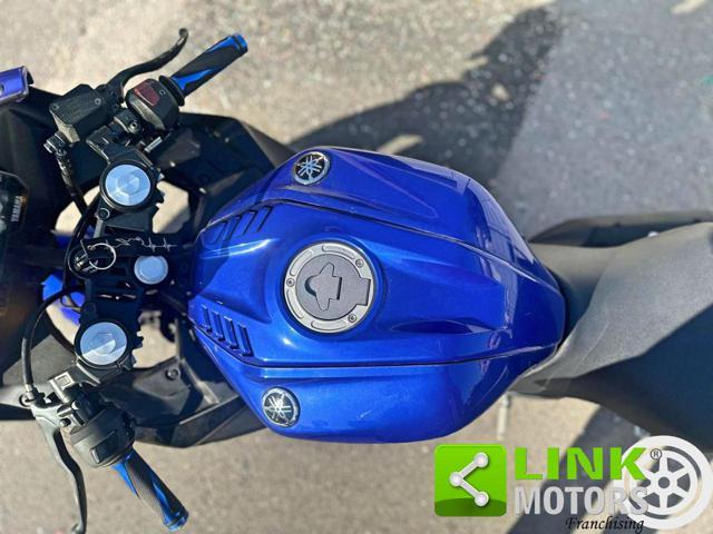 YAMAHA YZF R125 Monster Energy MotoGP Edition