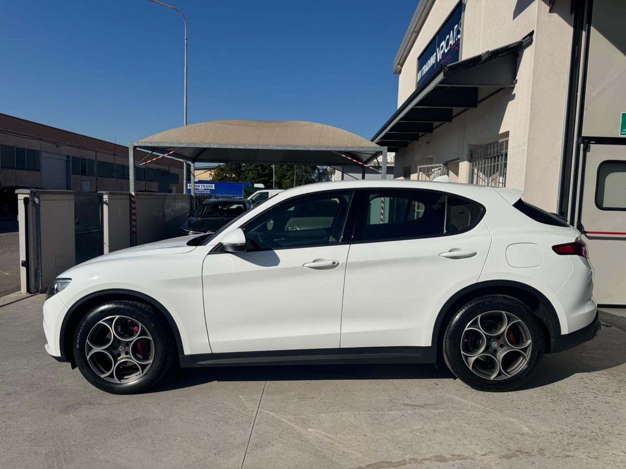Alfa Romeo Stelvio 2.2 Turbodiesel 160 CV AT8 RWD Super Business Red Edition