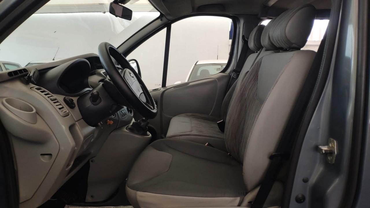 Nissan Primastar 2000cc Diesel 115 CV 9P