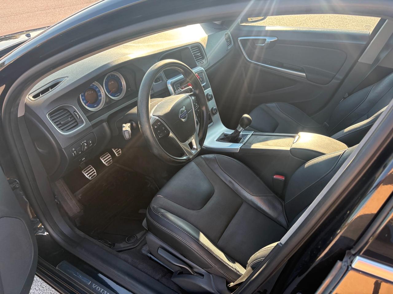 Volvo V60 D3 R-design