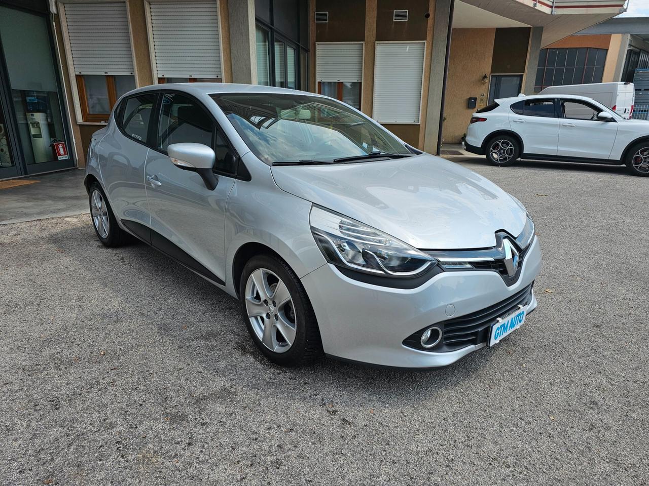 Renault Clio 1.2 75CV 5 porte - Neopatentati