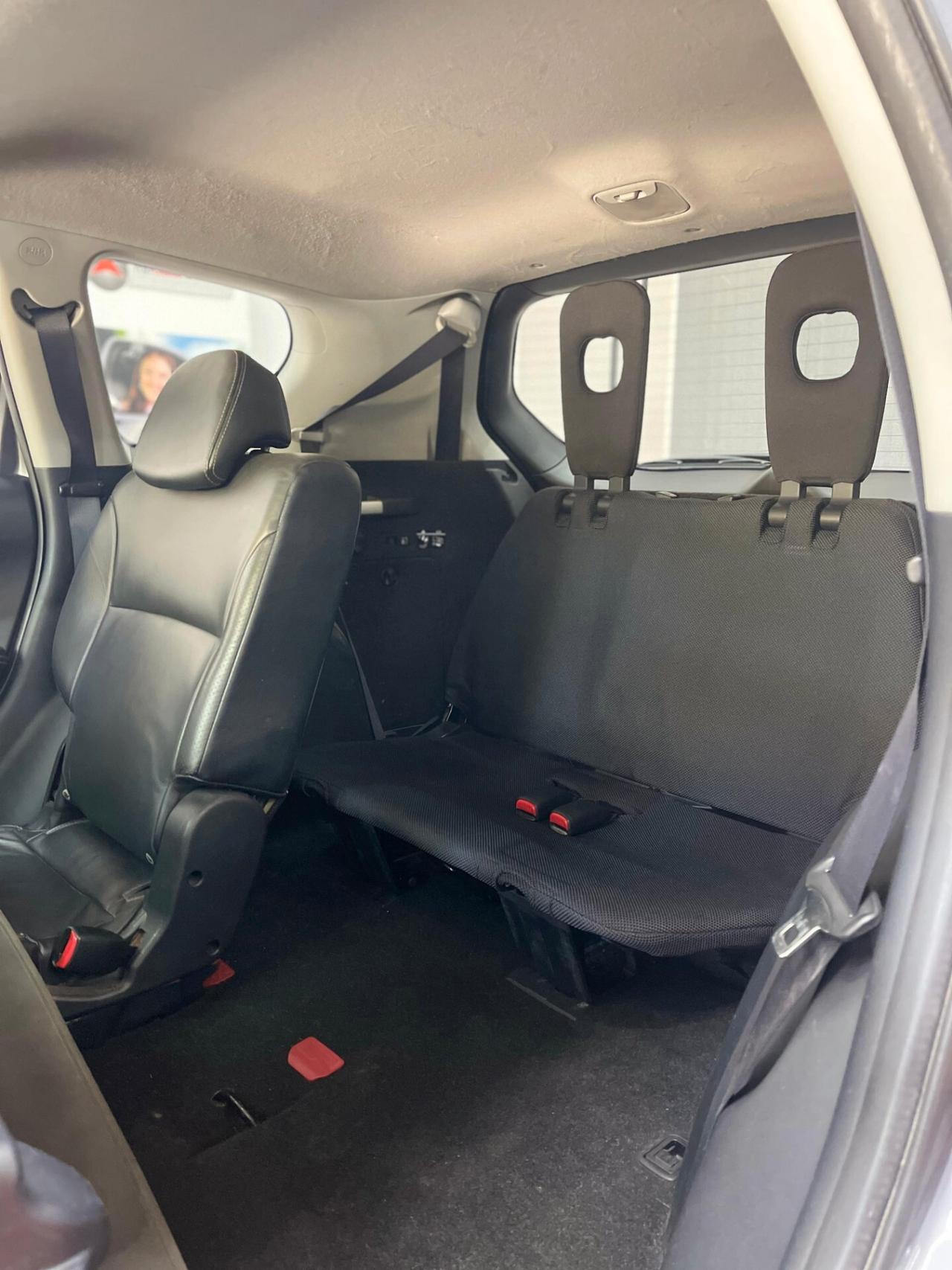 Mitsubishi Outlander 2.0d 4X4 GANCIO TRAINO 7 POSTI