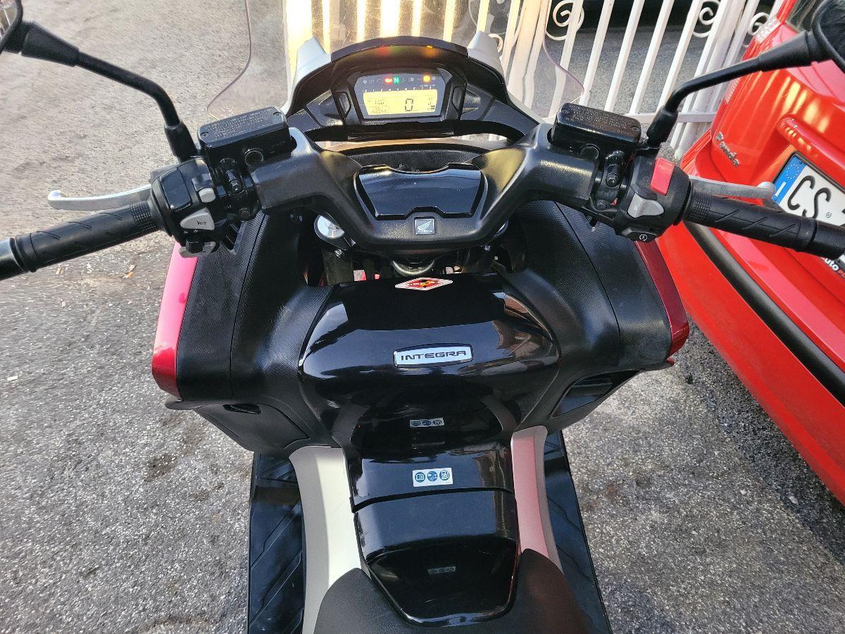 Honda - Integra - 700