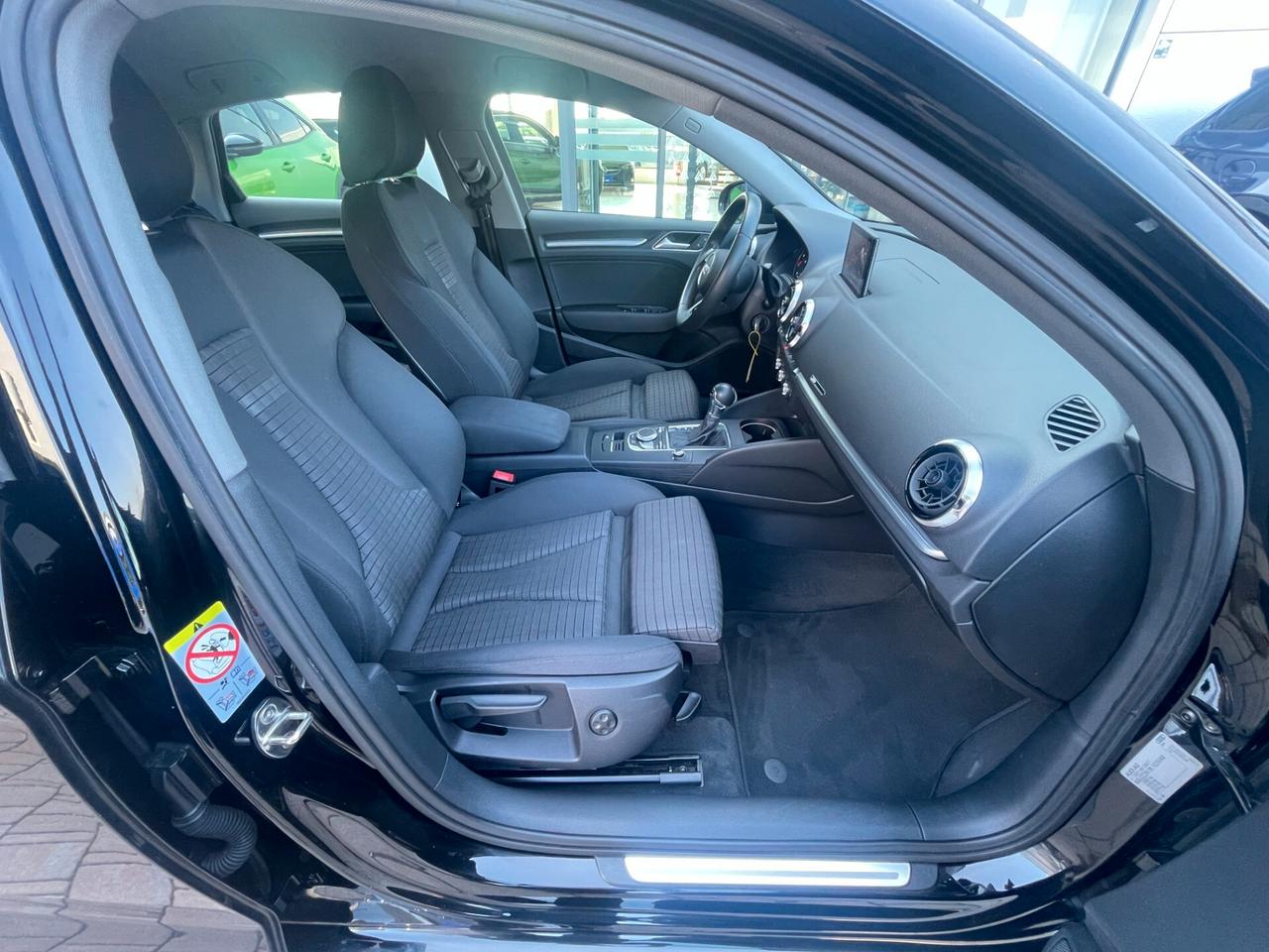 Audi A3 Sedan 30 TDI S tronic Business
