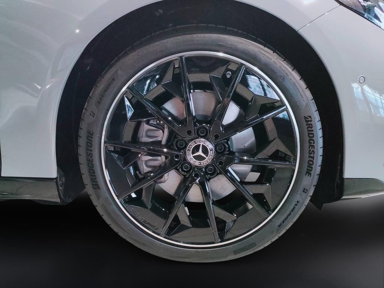 Mercedes-Benz CLA 250+ con tecnologia EQ