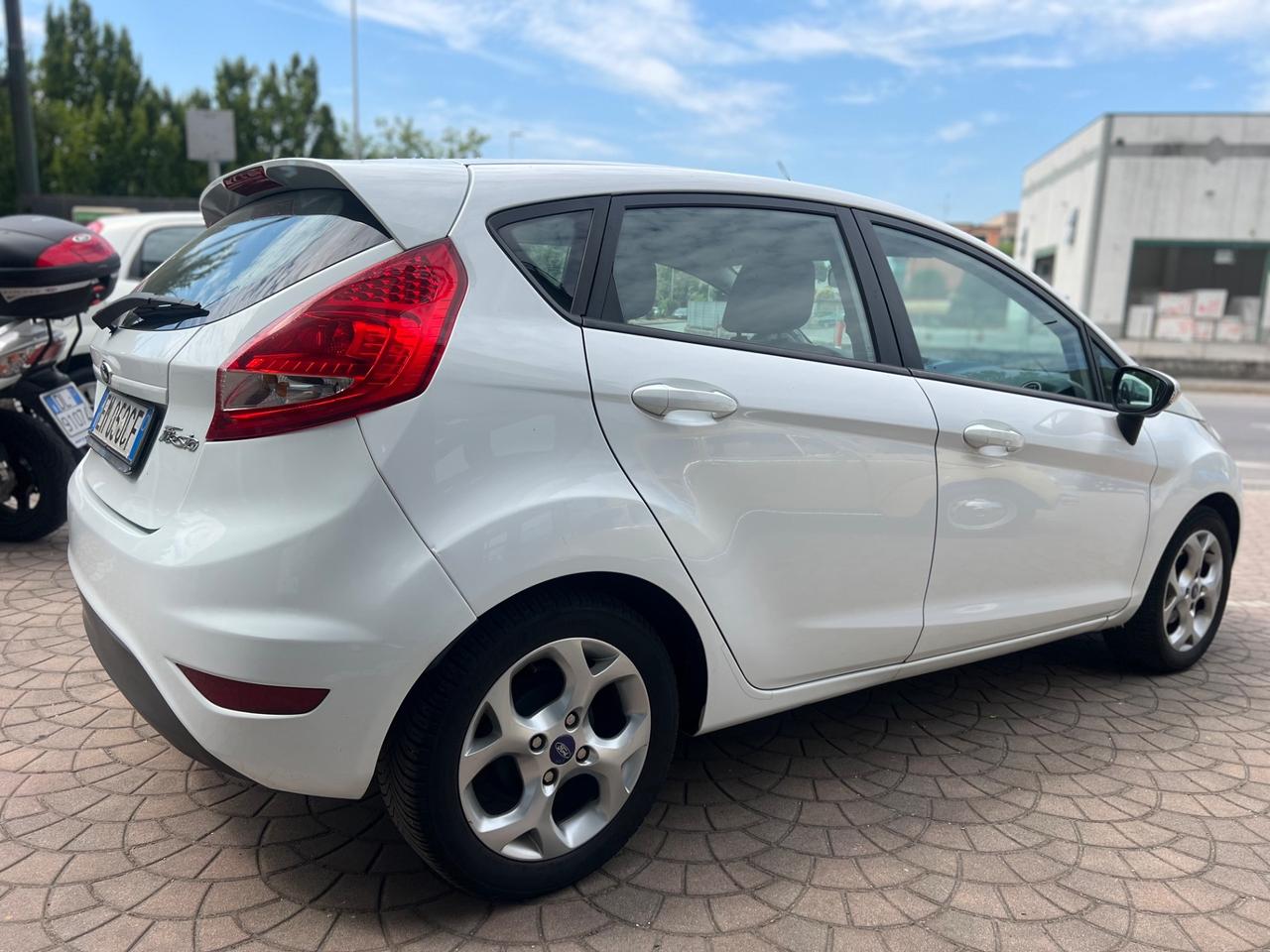 Ford Fiesta 1.4 Bz.- GPL - ADATTA A NEOPATENTATI