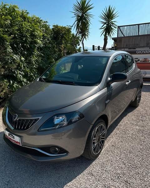 Lancia Ypsilon 1.0 FireFly 5 porte S&S Hybrid Ecochic Gold