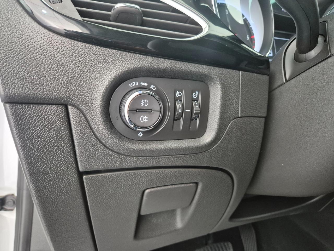 Opel Astra 1.6 CDTi 136CV Sports Tourer Business Elegance