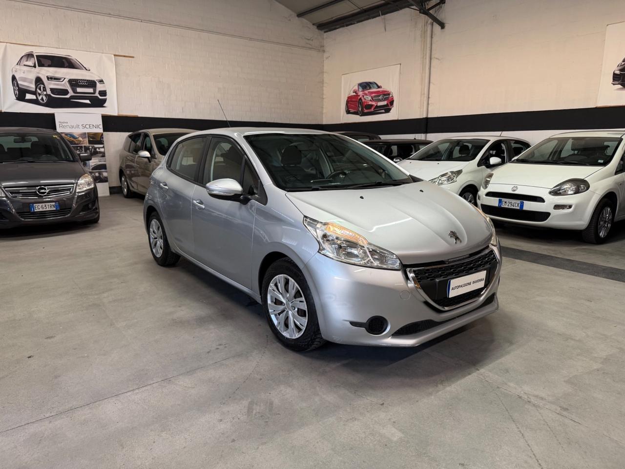 Peugeot 208 PureTech 82 5 porte Allure