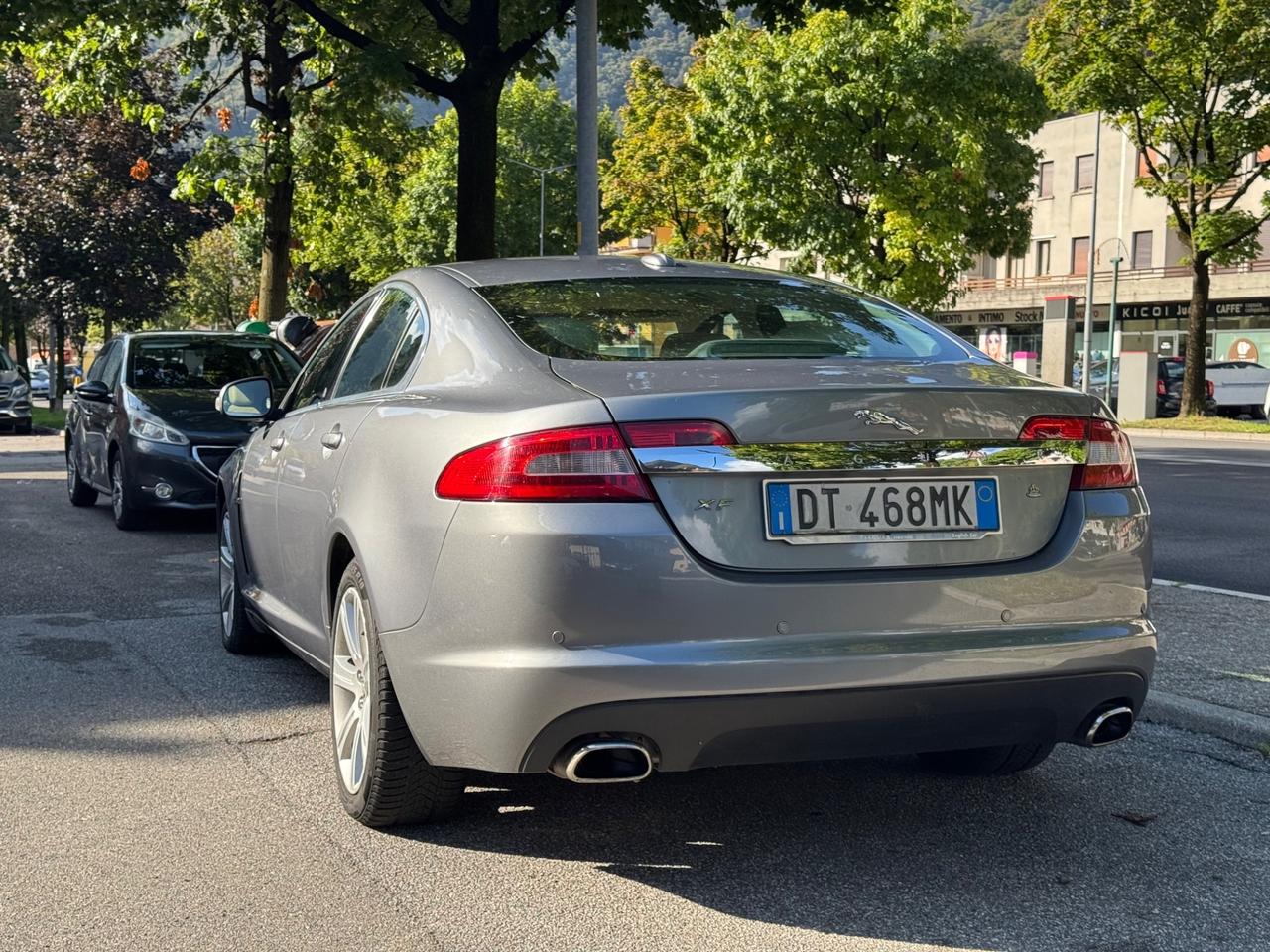 Jaguar XF 2.7D V6 Premium Luxury