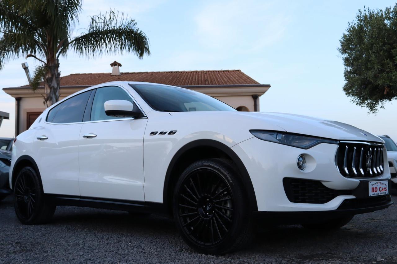 Maserati Levante V6 Diesel 275 CV AWD TETTUCCIO APRIBILE