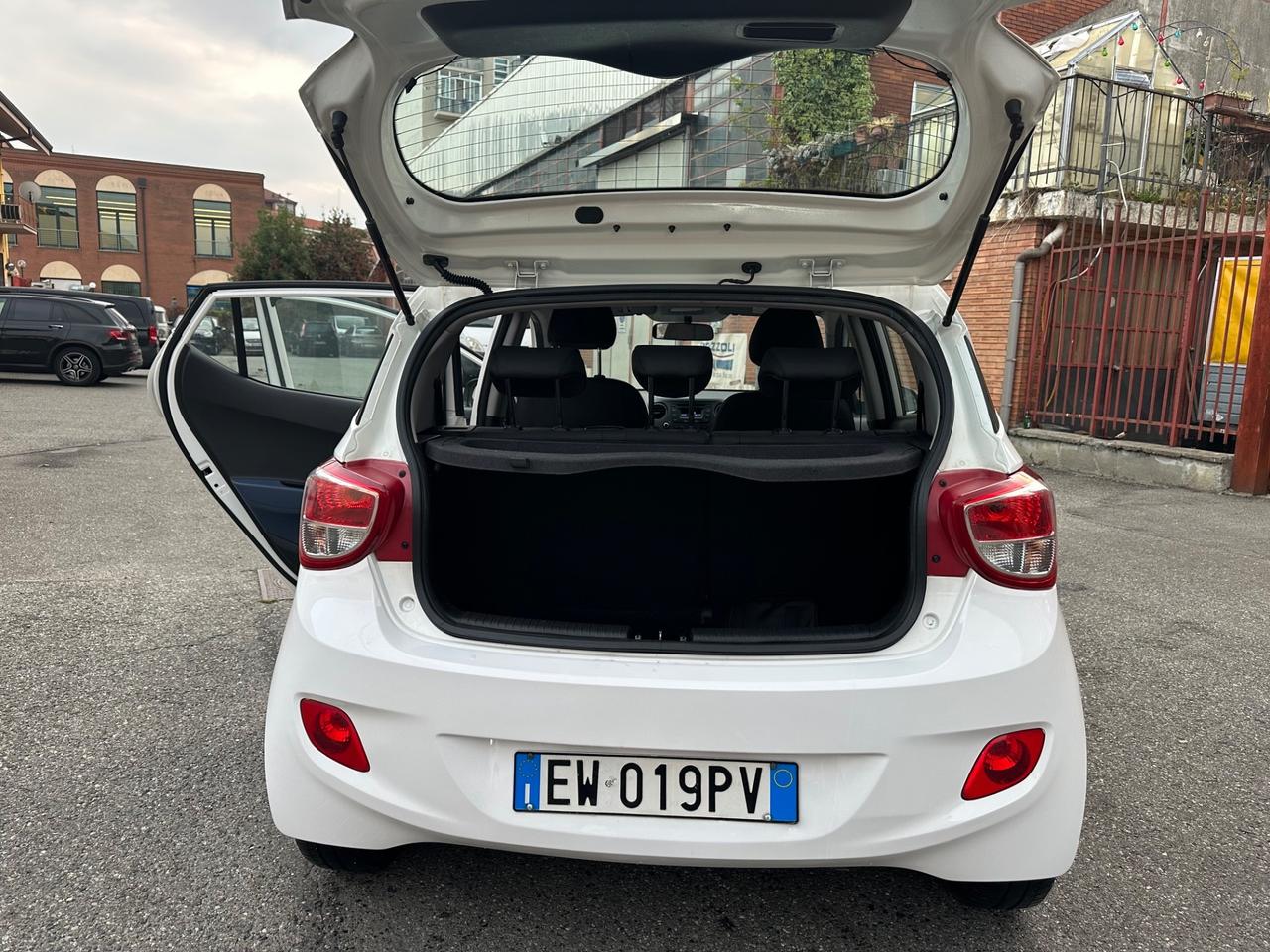 Hyundai i10 1.0 gpl fino 2034 euro 5