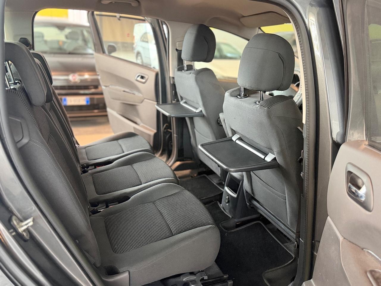 Peugeot 5008 1.6 HDi 115CV 7Posti Neopatentati