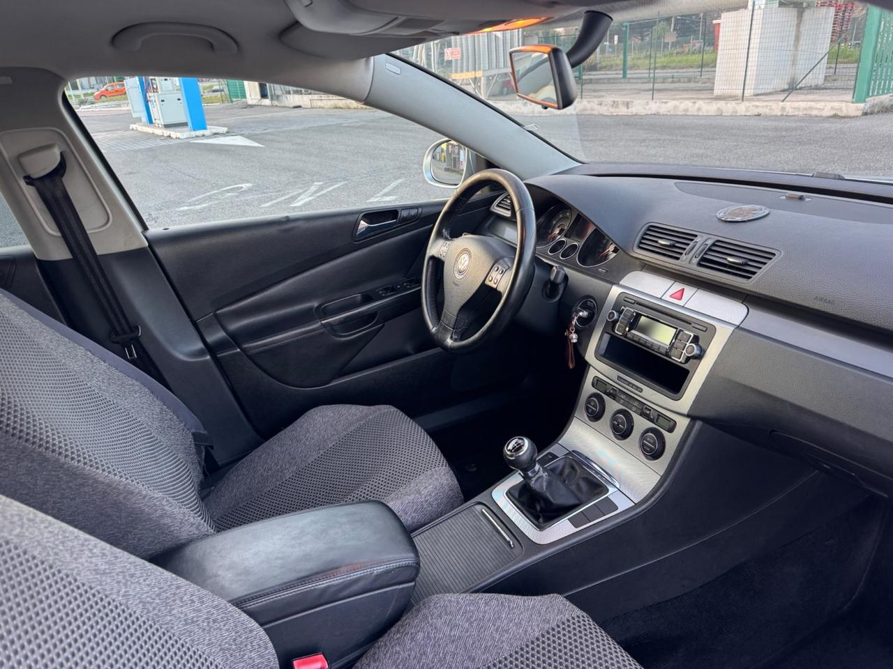 Volkswagen Passat 2.0 16V FSI Var. Comfortline