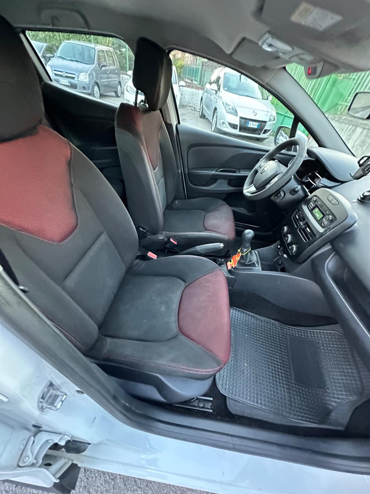 Renault Clio 1.2 75CV 5 porte Zen