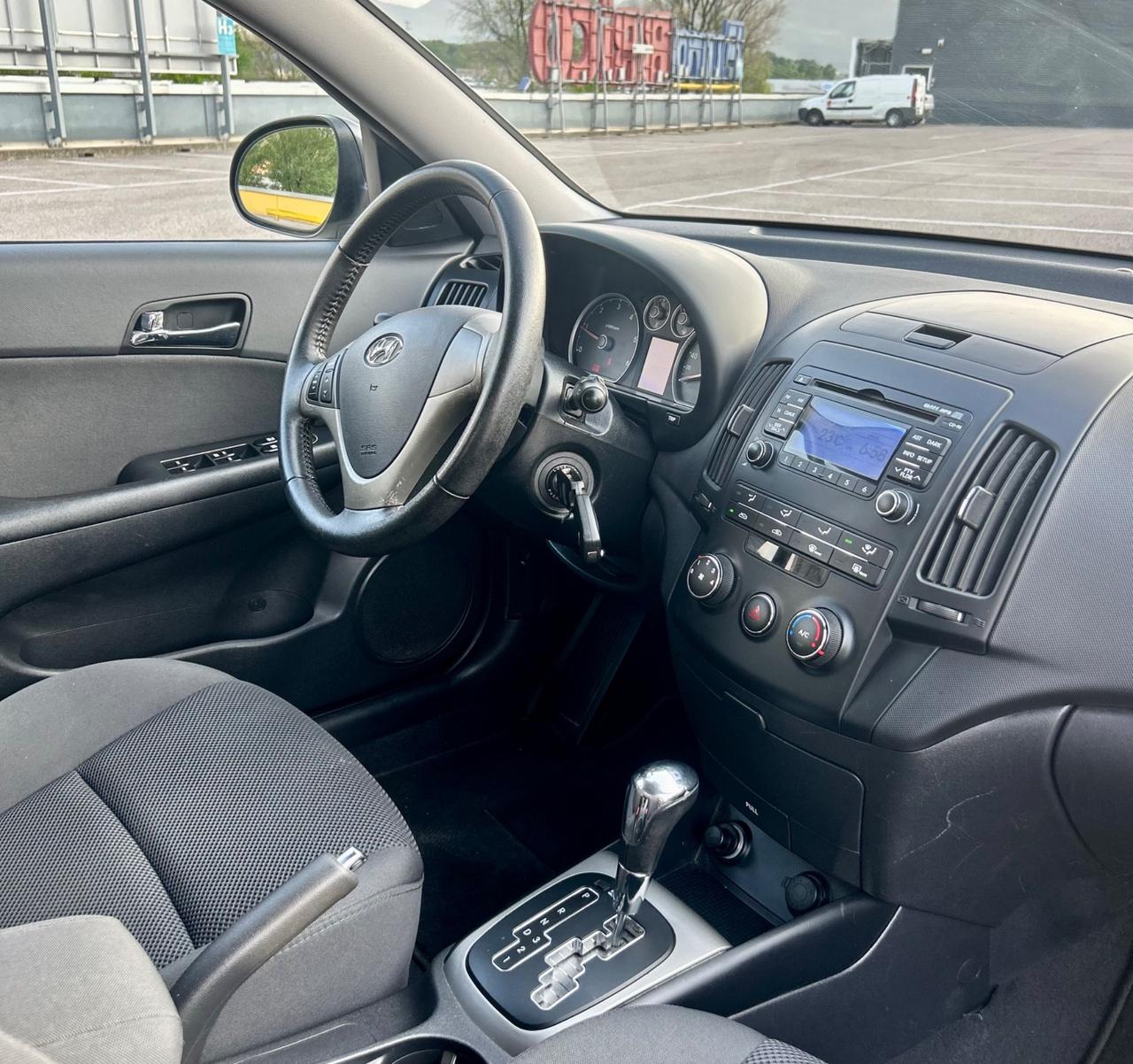 Hyundai i30 Cambio automatico SOLO 98.000km