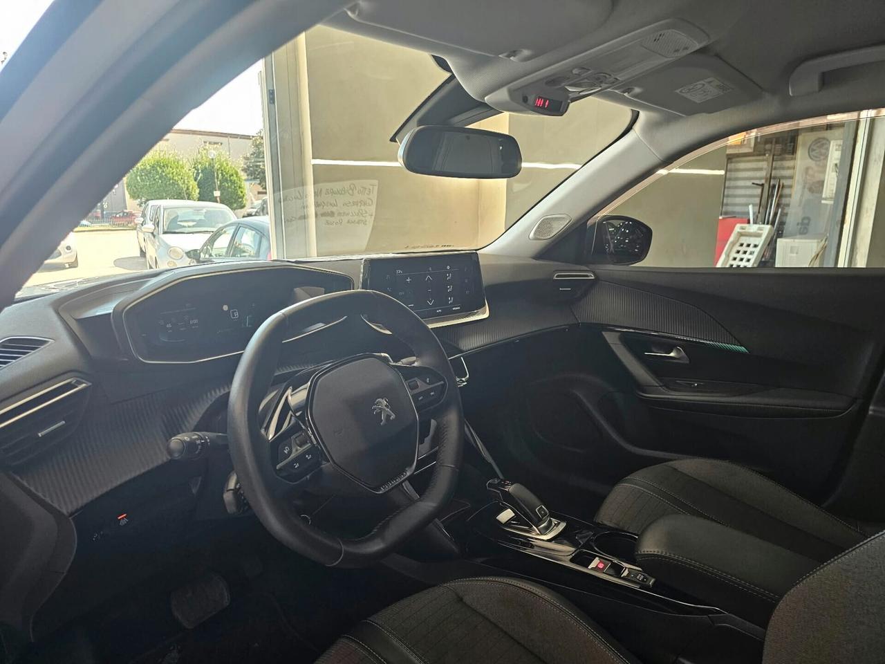 NUOVA PEUGEOT 2008 ALLURE PACK BICOLOR EDITION 1.5 BLUEHDI 131CV EAT8 F1