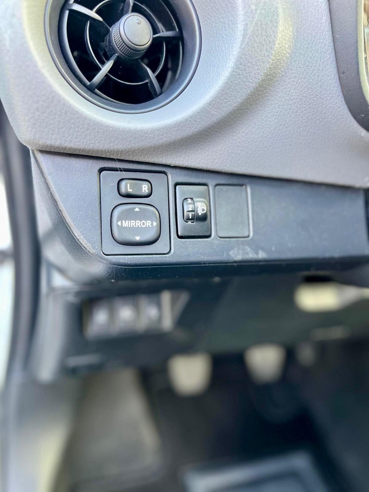 Toyota Yaris 1.0 5 porte Active
