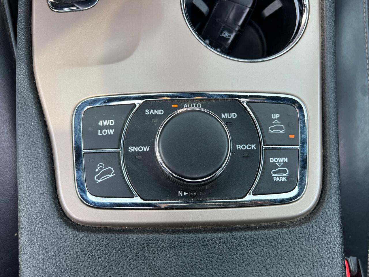 Jeep Grand Cherokee Overland FULL-OPTIONAL