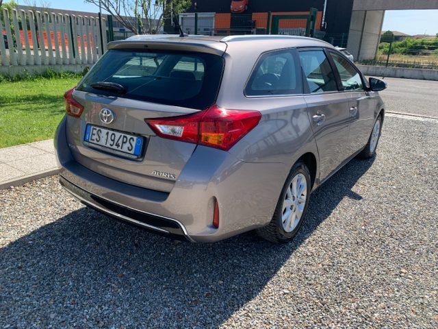 TOYOTA Auris Touring Sports 1.4 D-4D Lounge