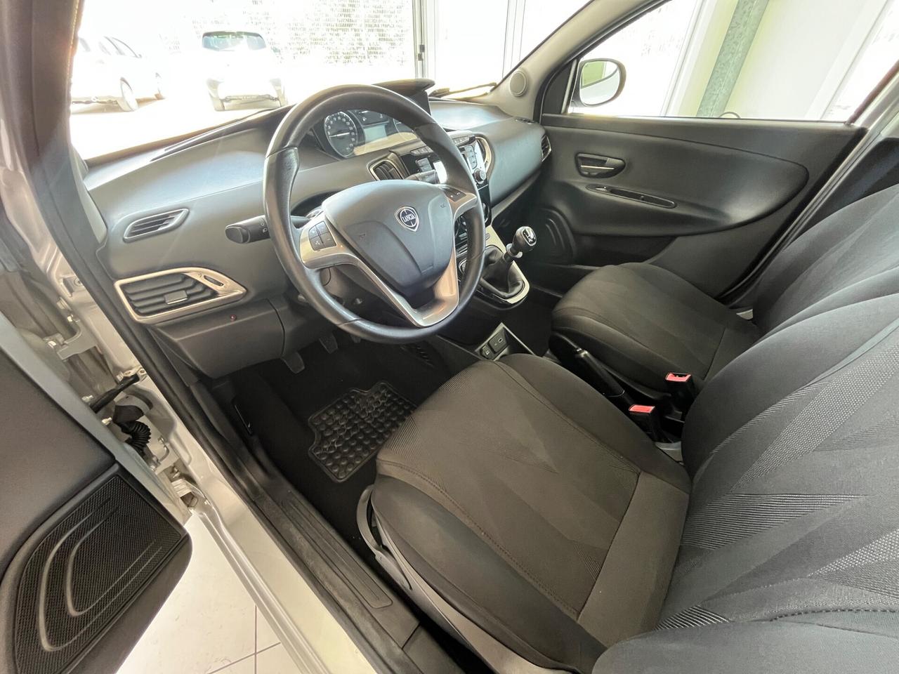 Lancia Ypsilon 1.2 69 CV 5 porte 39000 KM