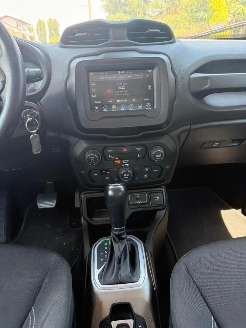 Jeep Renegade 1.3 T4 DDCT Sport