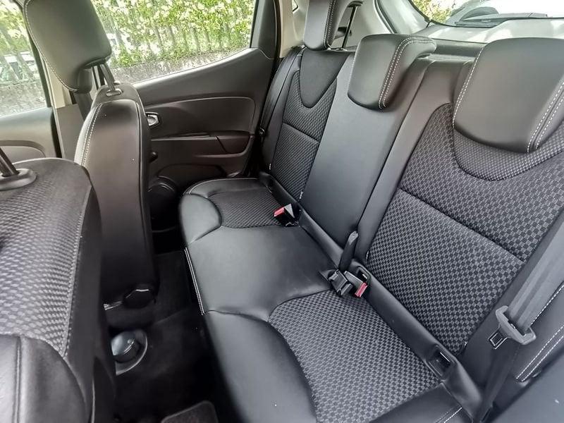 Renault Clio 1.2 75 CV 5 porte Duel