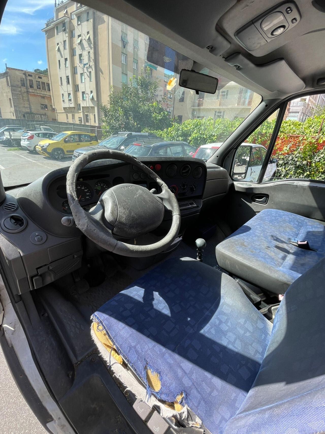 Iveco Daily 29L12P 2.3 Hpi TDI PM Cabinato