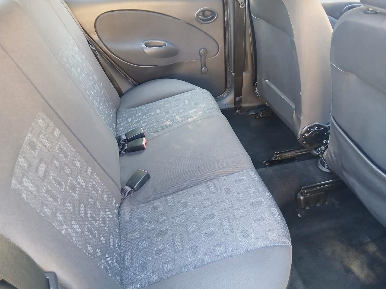 Ford Fiesta 1.2i 16V cat 5 porte Ambiente