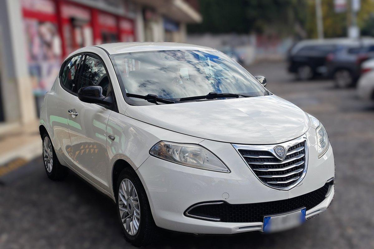 LANCIA Ypsilon 1.2 69 CV 5 porte Gold