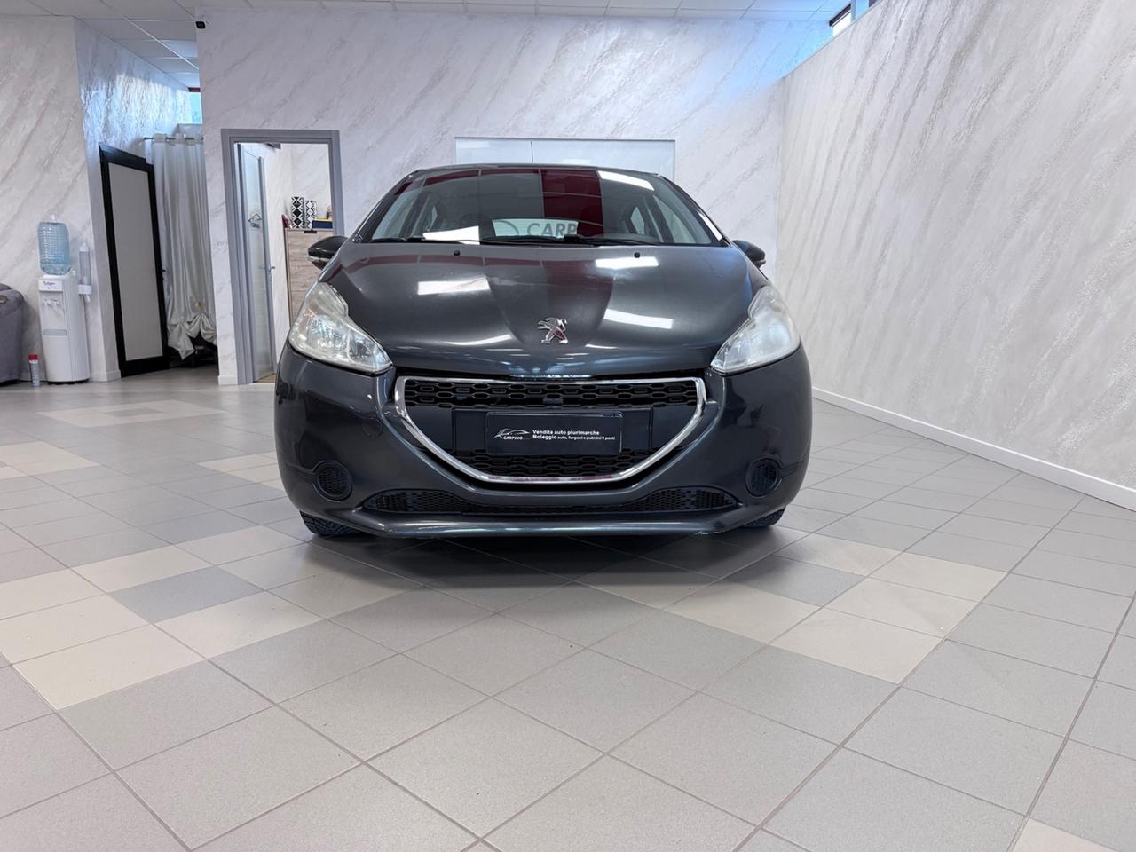 Peugeot 208 1.4 HDi 68 CV 5 porte Allure