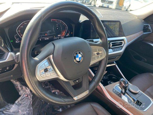 BMW 320 d xDrive Touring Luxury