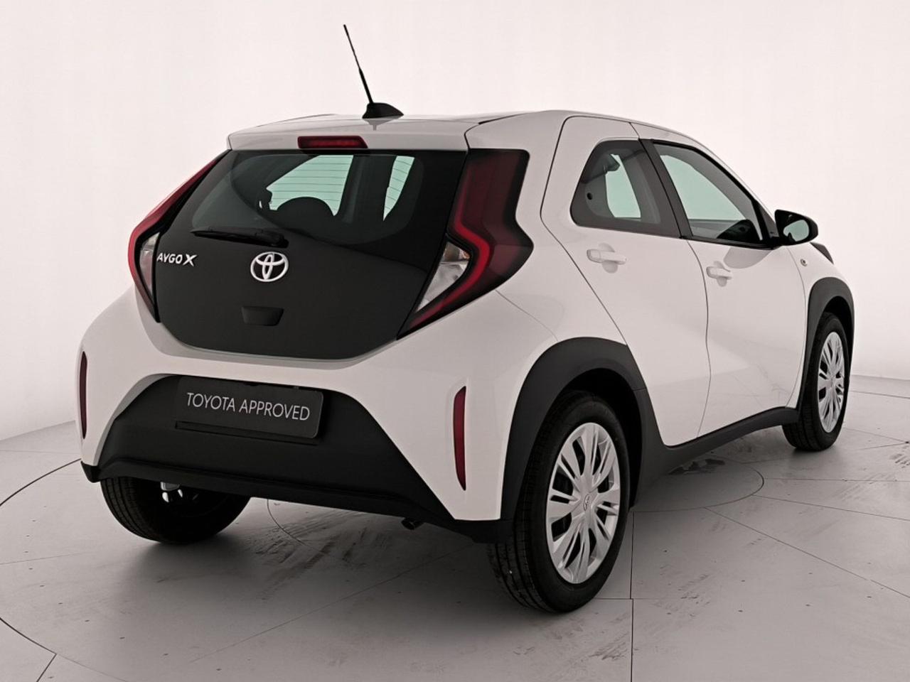 Toyota Aygo x 1.0 active 72cv