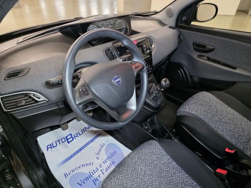 Lancia Ypsilon 1.0 FireFly 70cv S&S Hybrid SILVER solo 37.000 km !