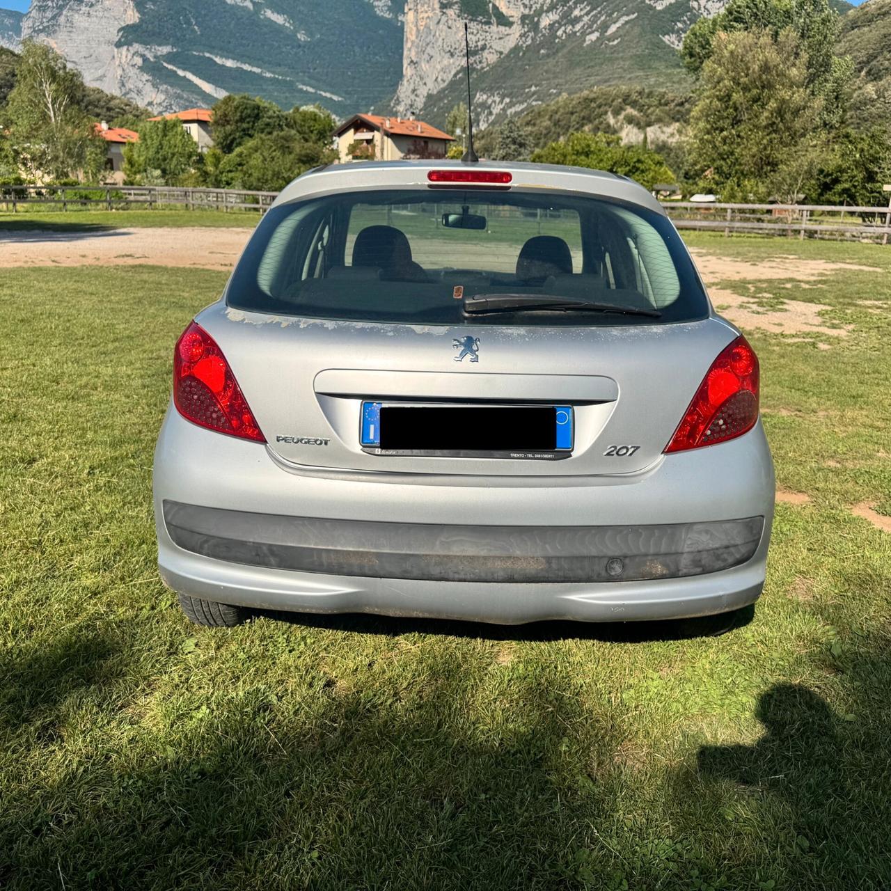 Peugeot 207 adatta a NEOPATENTATI
