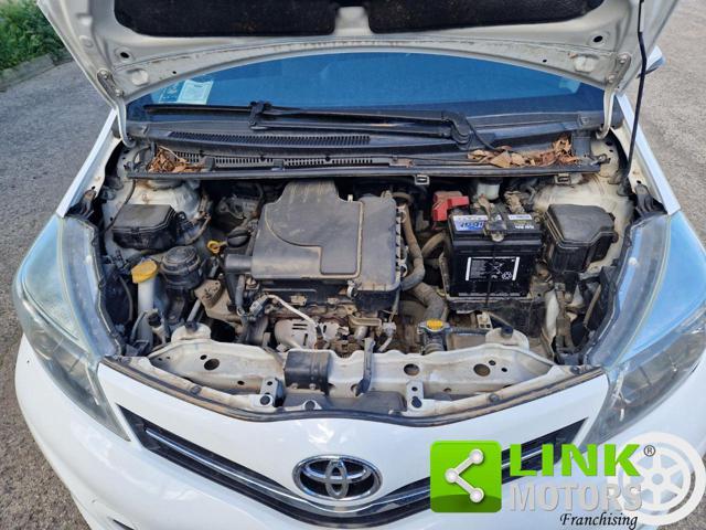 TOYOTA Yaris 1.0 5 porte