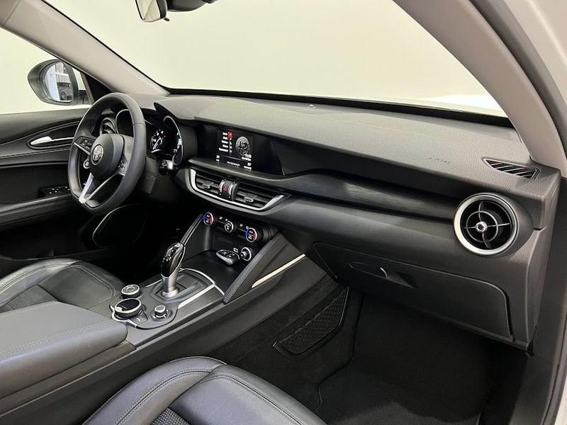 Alfa Romeo Stelvio Stelvio 2.2 Turbodiesel 180 CV AT8 RWD Super