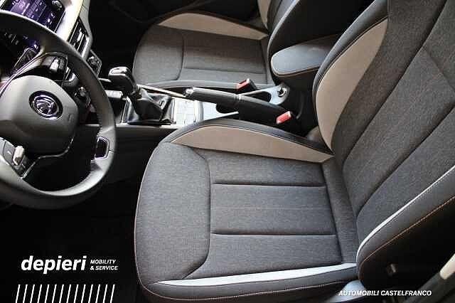 SKODA Kamiq 1.0 TSI DSG Black Dots -Neop