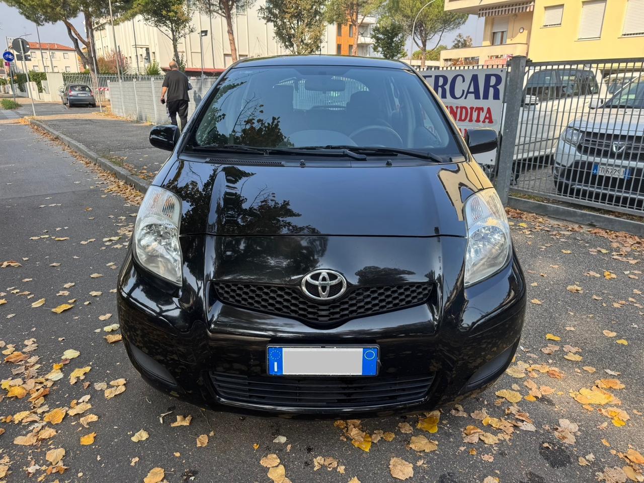 Toyota Yaris 1.0 5 p Luxury neopaten garanzia 12 m