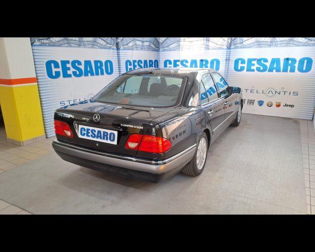 MERCEDES-BENZ E 200 k Elegance
