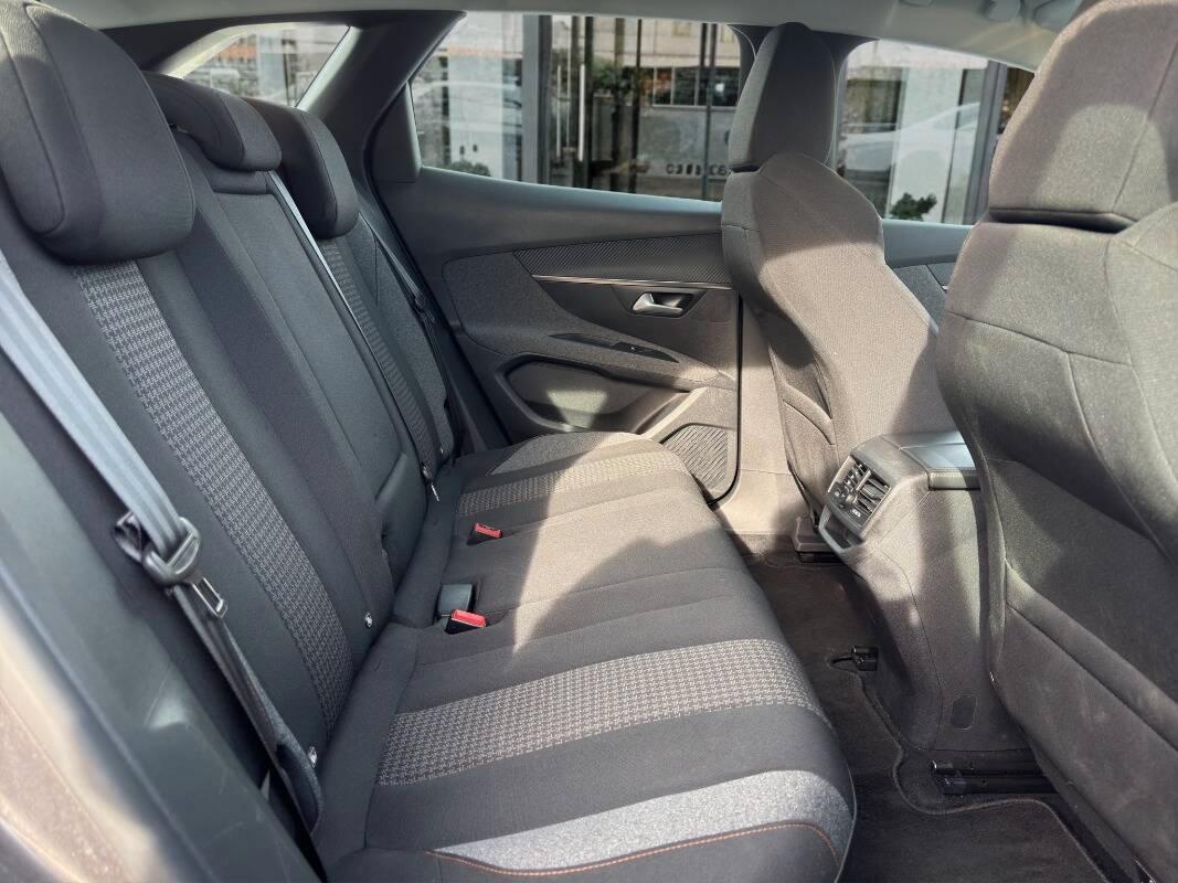 Peugeot 3008 II 1.5 bluehdi Active Business s&s 130cv eat8