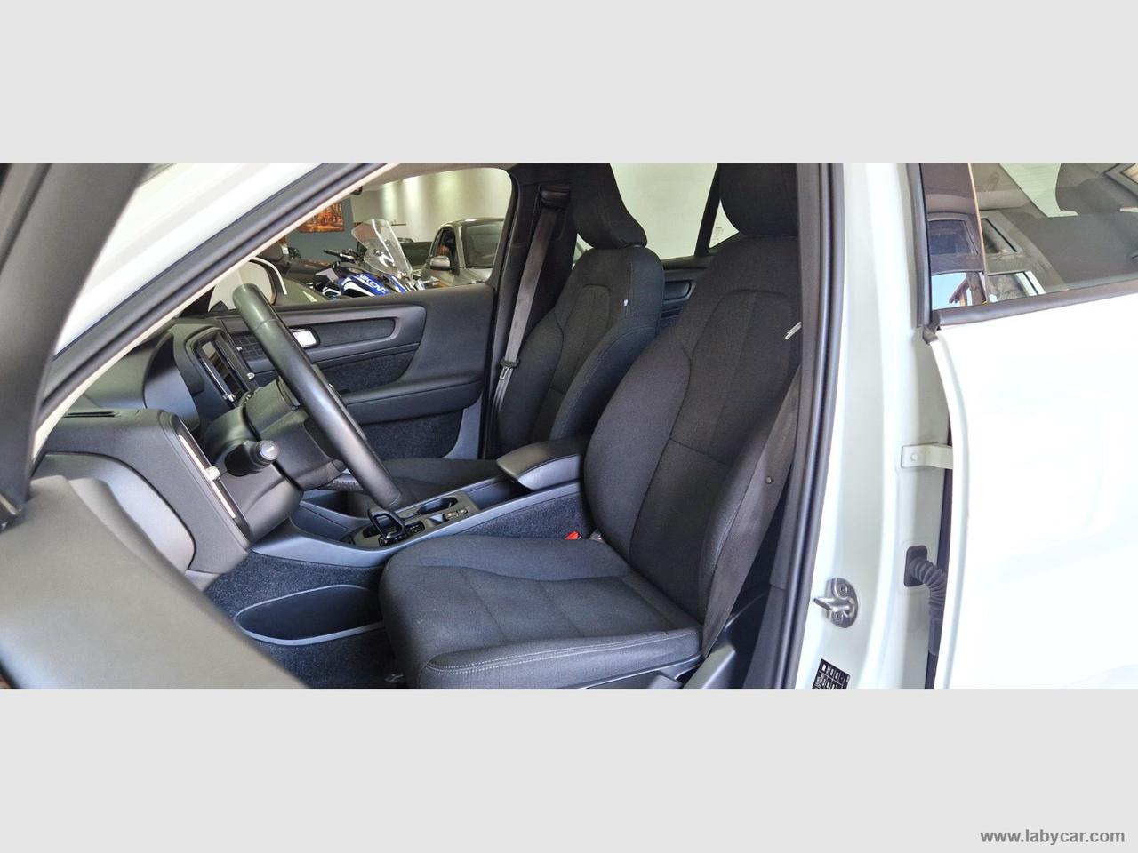 VOLVO XC40 T2 Geartronic Momentum Core CERT*UNIPRO