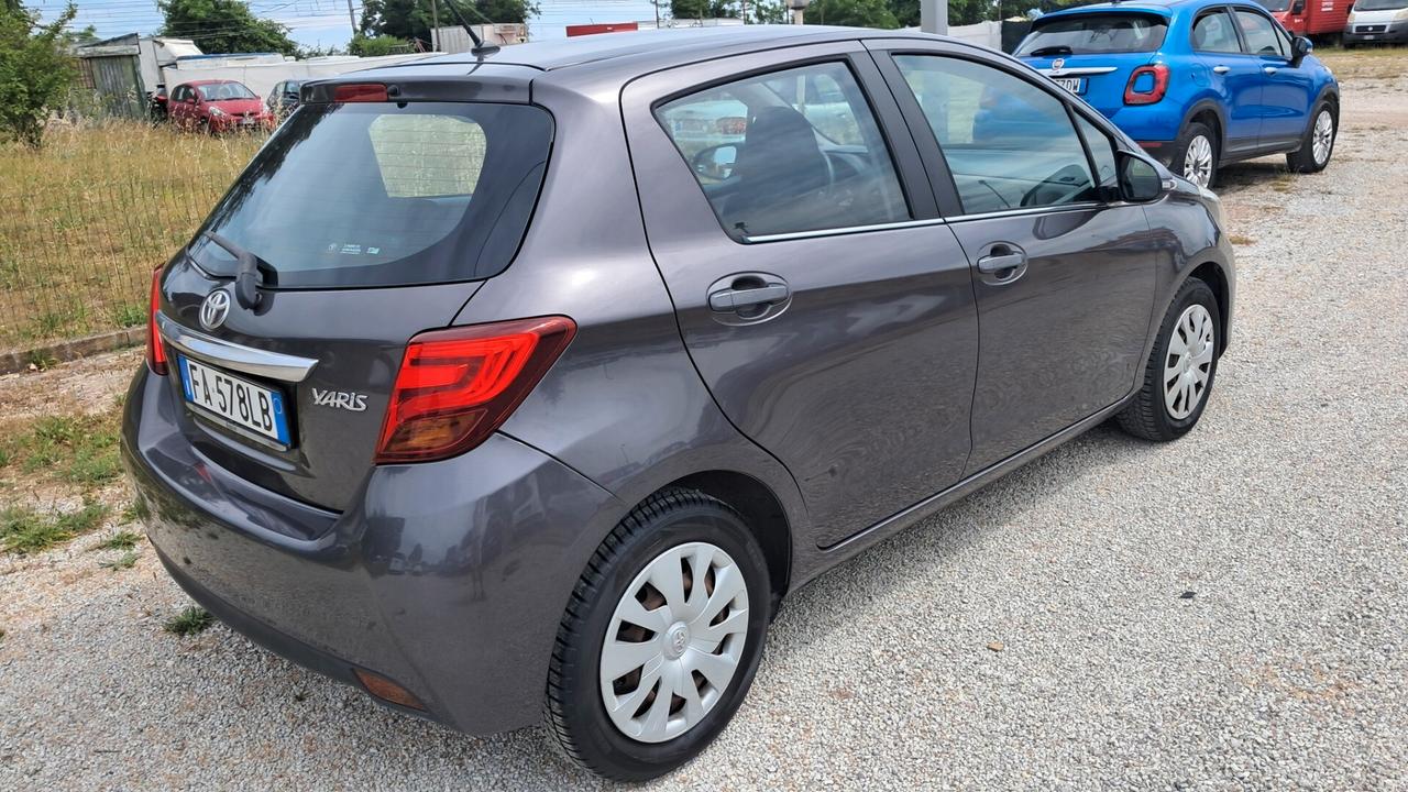 Toyota Yaris 1.0 5 porte Active