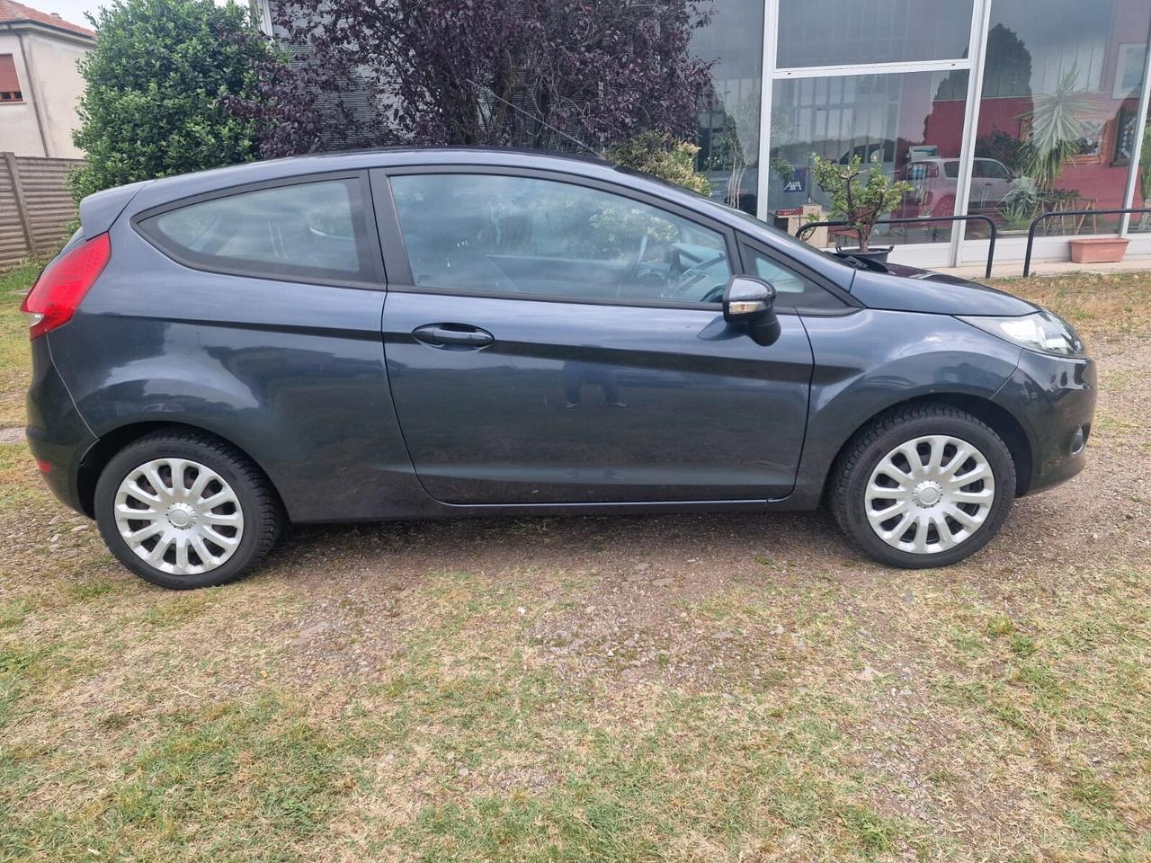 Ford Fiesta 1.2 82CV ADATTA NEOPATENTATI