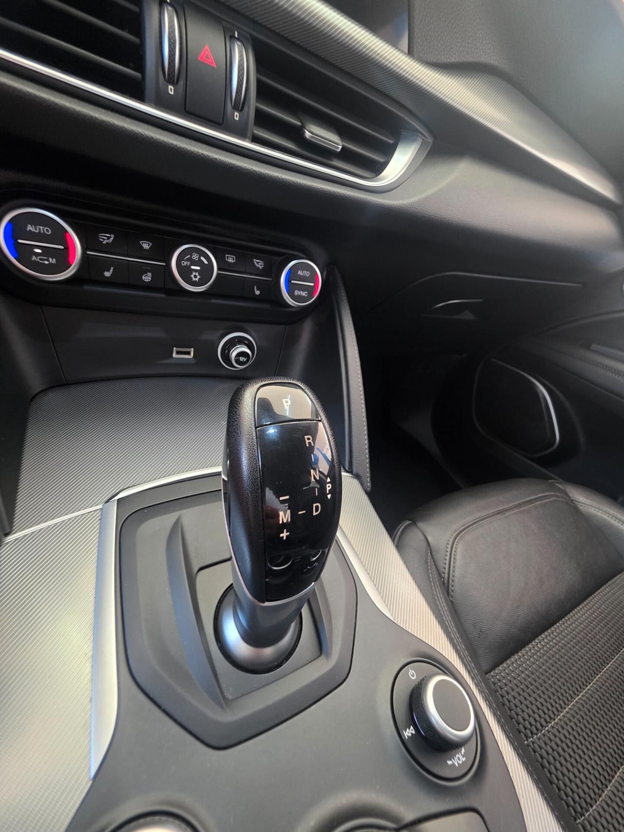 Alfa Romeo Stelvio 2.2 Turbodiesel 150 CV AT8 RWD Super