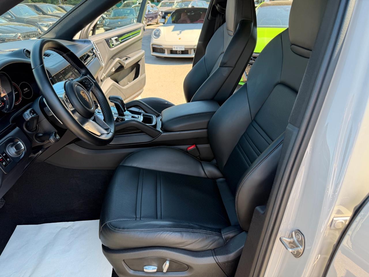 Porsche Cayenne Coupé 3.0 V6 E-Hybrid/scarico/pano/22"/km doc/bollo € super. B pagati