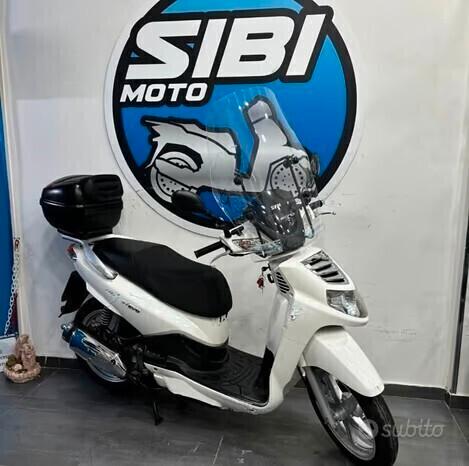 SYM HD 200