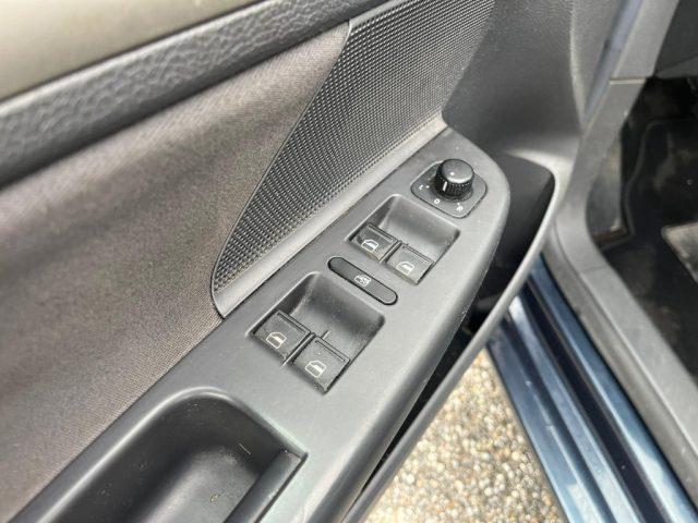 VOLKSWAGEN Golf 1.6 16V FSI 5p. SportLine